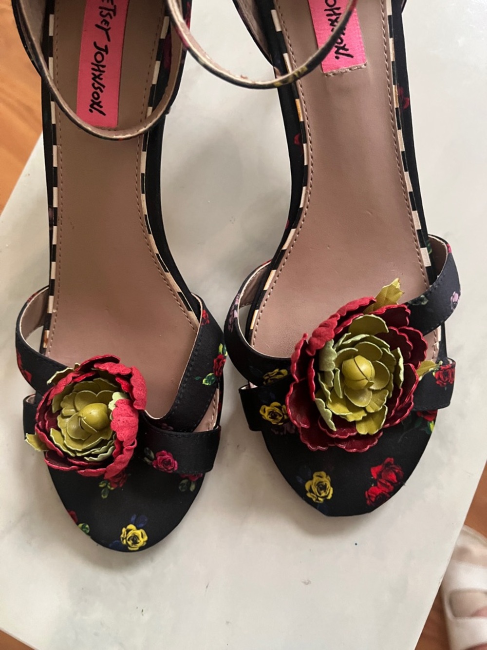 Betsey Johnson Mea strappy sandal kitten heel 2–2.5” floral embellishments - Picture 2 of 7